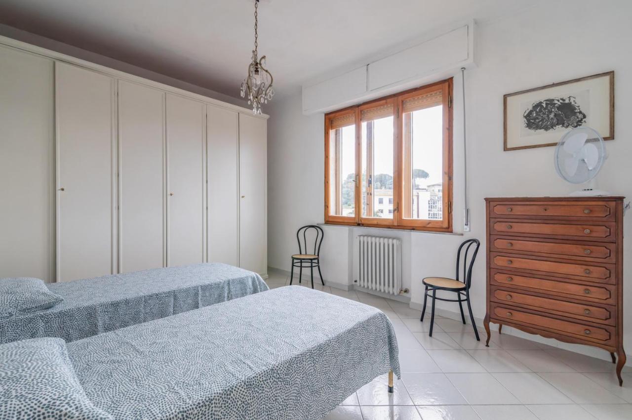 Апартаменты Comfy Flat Steps Away From Siena Station! Экстерьер фото