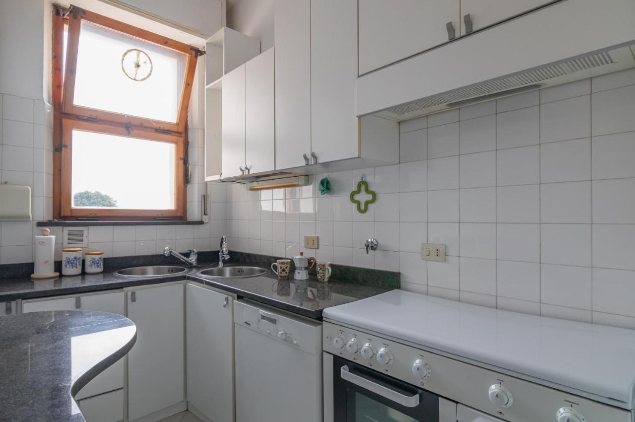 Апартаменты Comfy Flat Steps Away From Siena Station! Экстерьер фото