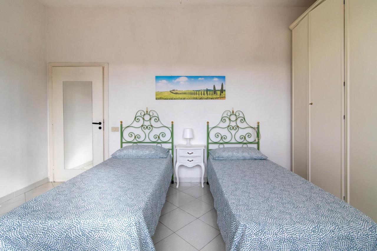 Апартаменты Comfy Flat Steps Away From Siena Station! Экстерьер фото